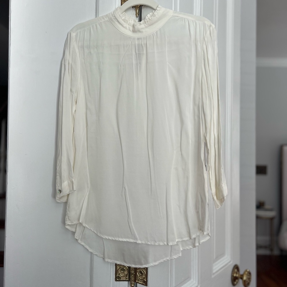 Velvet by Graham & Spencer Cream Blouse